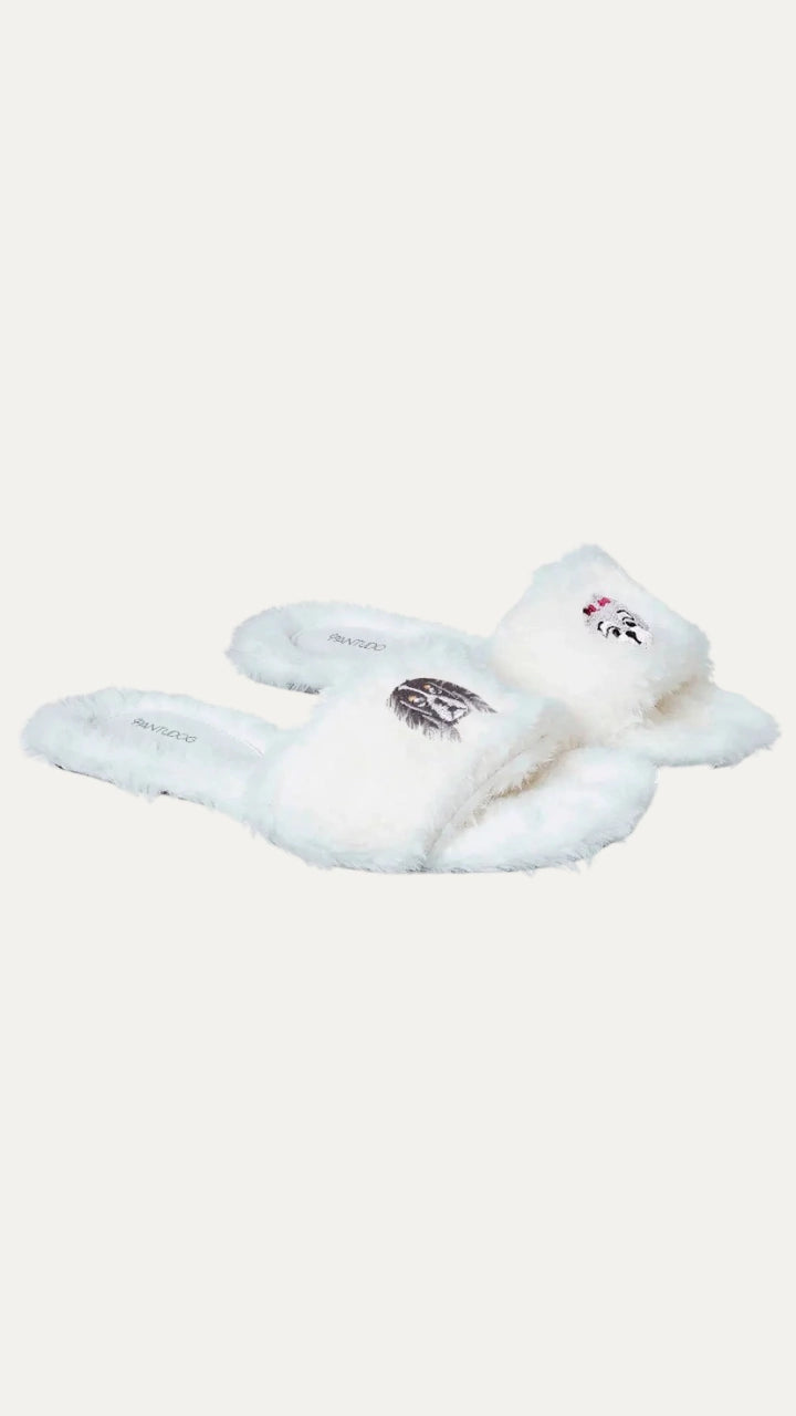 Pantufa Feminina Toda em Pelúcia Martina Branca